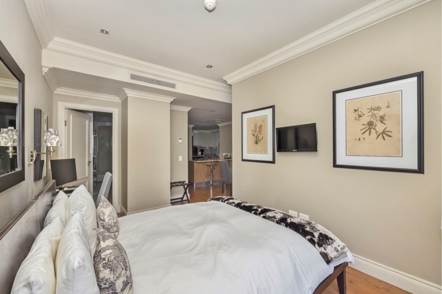 To Let 1 Bedroom Property for Rent in Green Point Western Cape